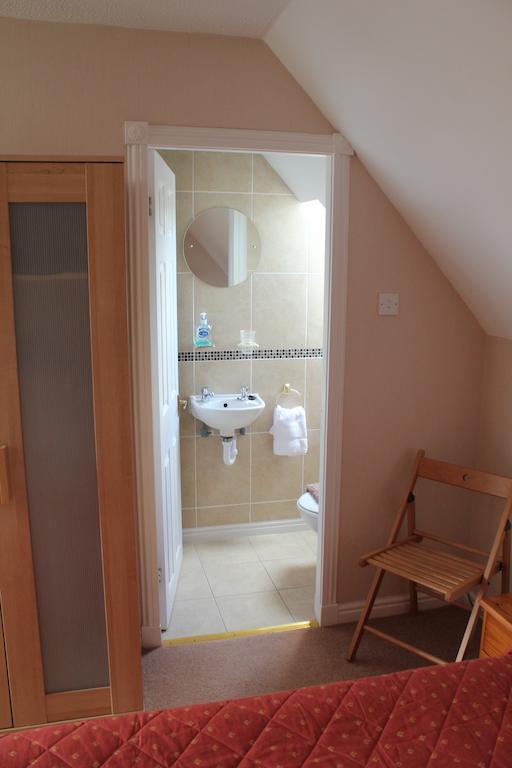 Marchfield Guest House Единбург Стая снимка
